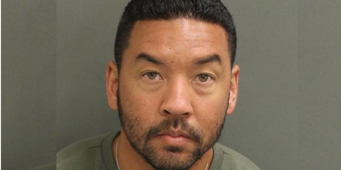 罗兰托马斯阿尔伯特警察被捕 roland thomas albert cop arrested