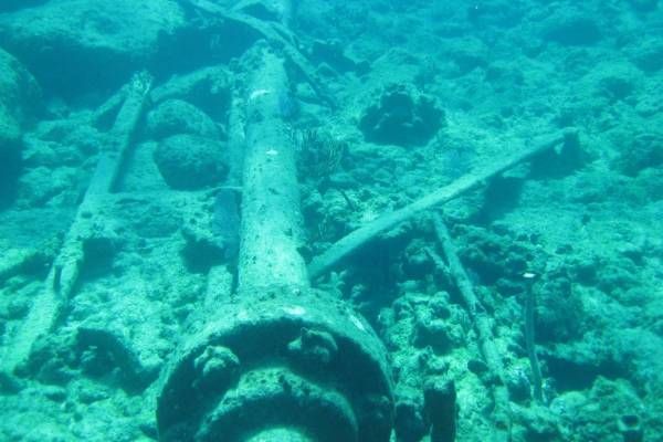Bahamas shipwreck diving HMS Conqueror Bahamas shipwreck diving HMS Conqueror