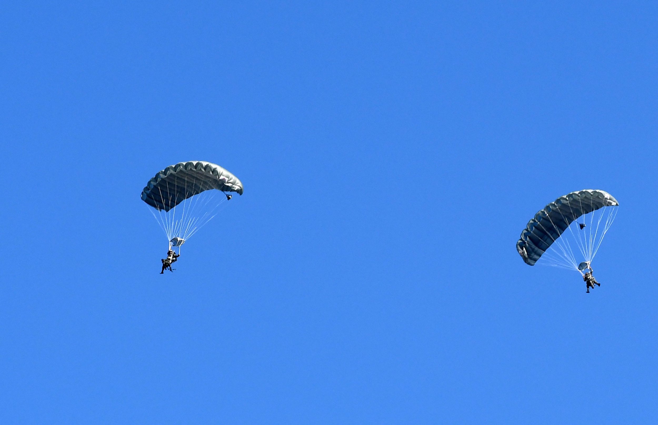 parachute teenager birthday accident dies Mexico