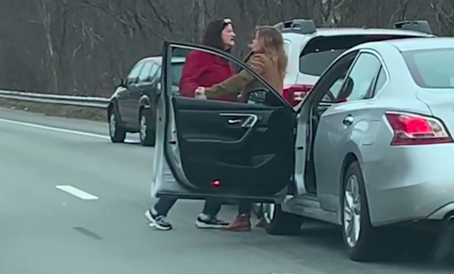 Video Two Women Brawl In Middle Of Massachusetts Highway After Road Rage Incident Newsweek 0510