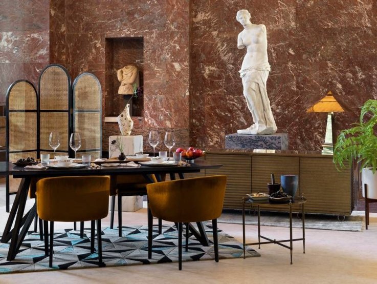 Louvre with Airbnb Louvre with Airbnb