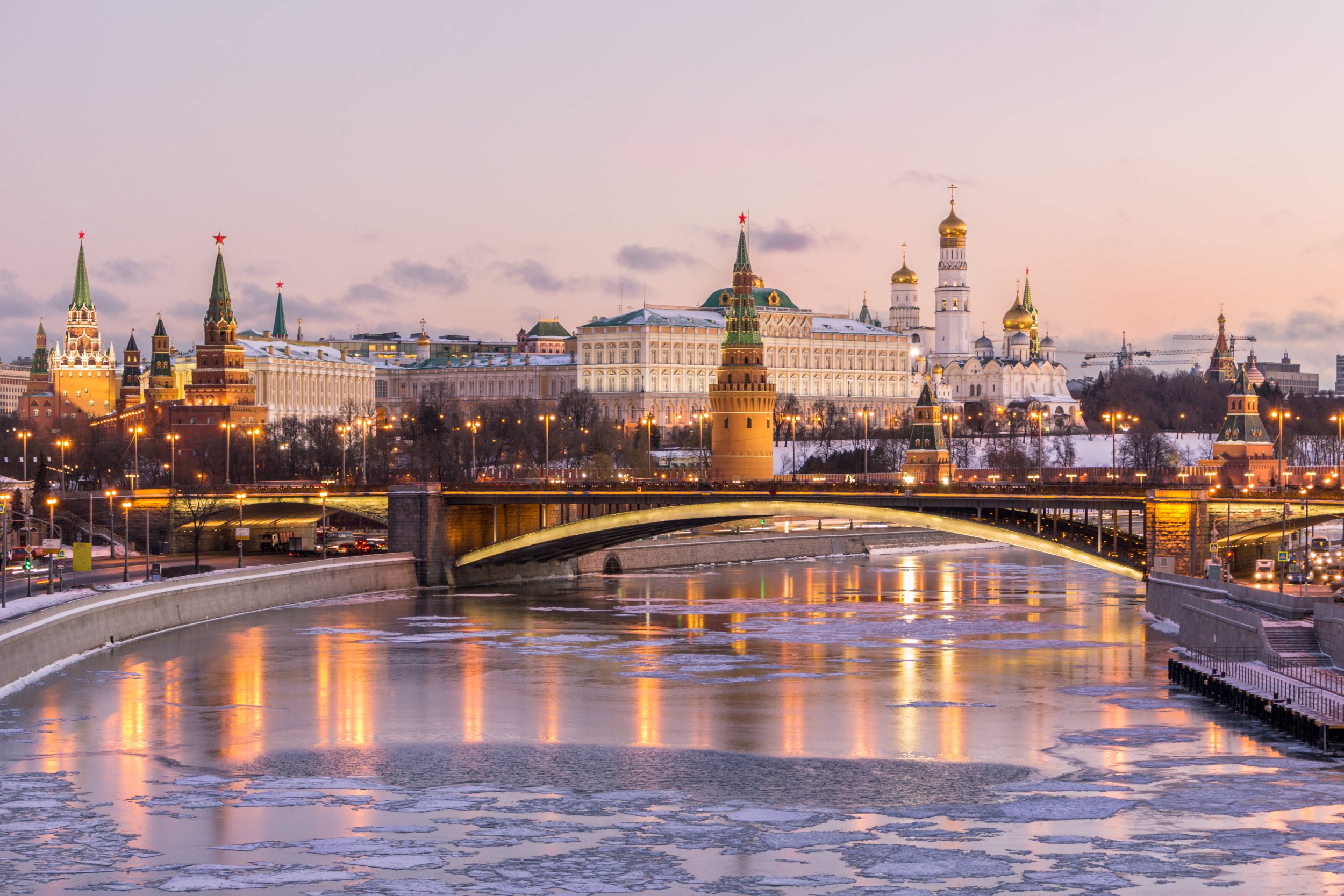 The word kremlin. Кремль Москва. Кремлин Москва. Moscow Russia Kremlin. Москва река Кремль.