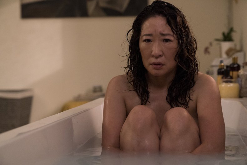 killing eve s2e1 eve bathtub