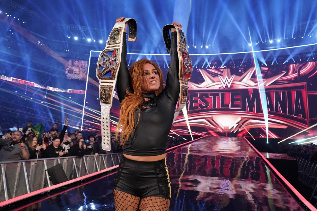 becky lynch wrestlemania 35 wwe wins raw smackdown womens championships