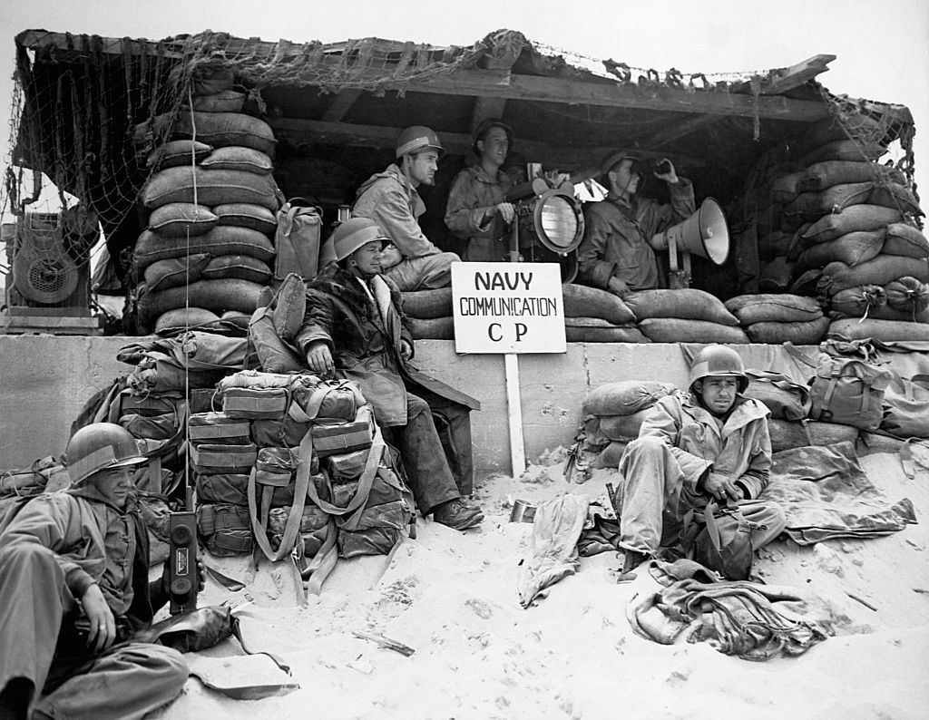 These Photos Show What D Day Was Like For Soldiers Landing