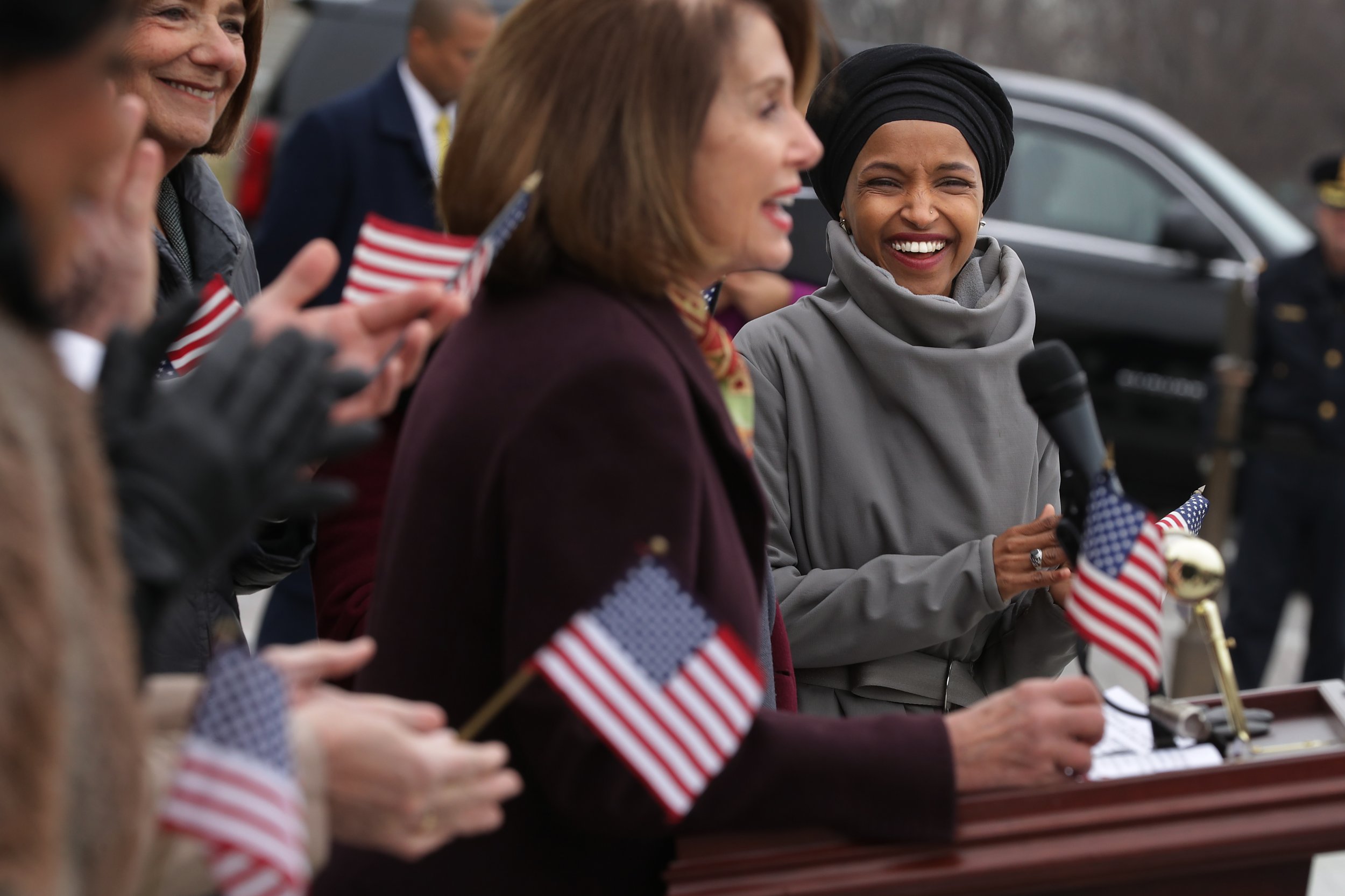 Nancy Pelosi, defends, Ilhan Omar, criticizes Trump