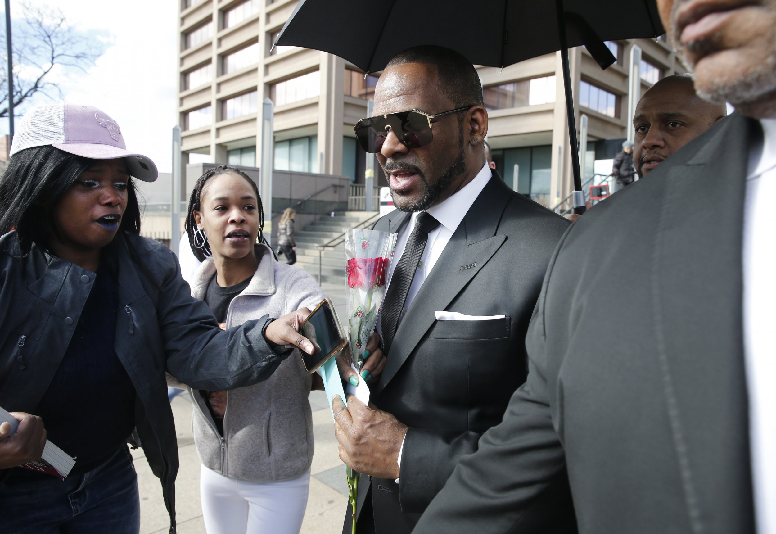 Will R. Kelly Lose Chicago Trump Tower Residence? Singer ...