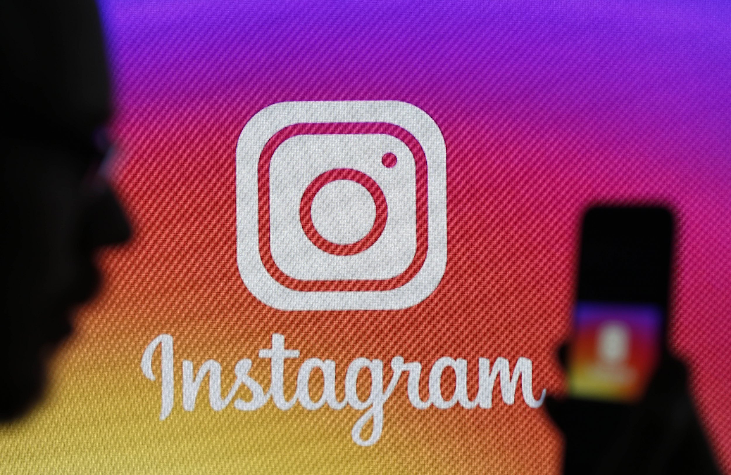 instagram passwords stores wrong