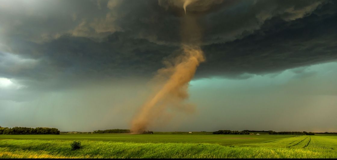 tornado from far, warning