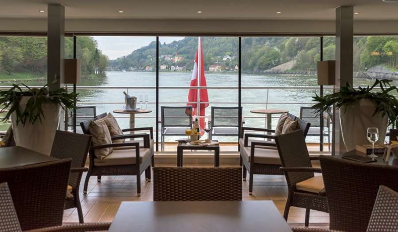 Club Lounge - Acalon Waterways