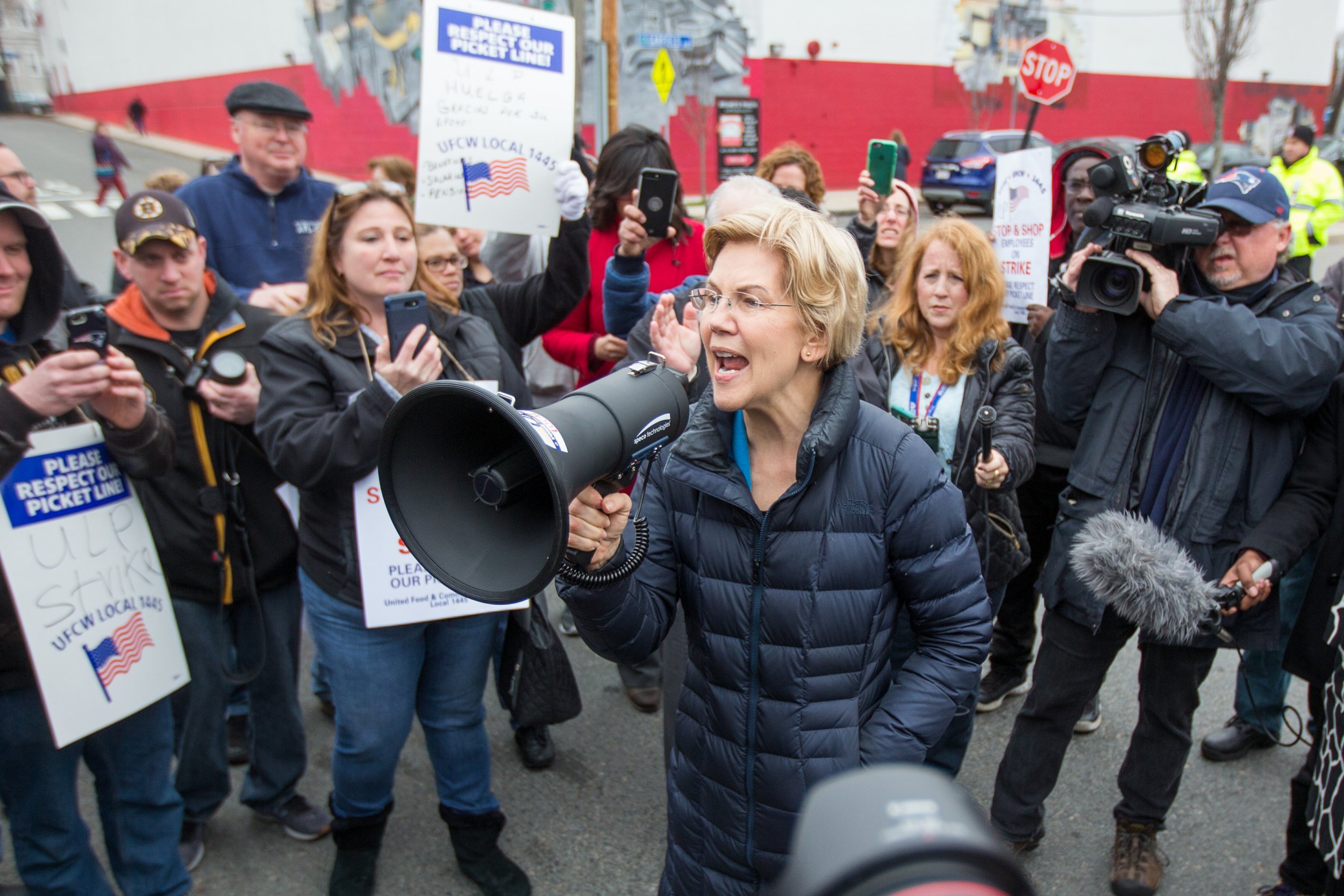 Warren Protests with Stop & Shop Workers