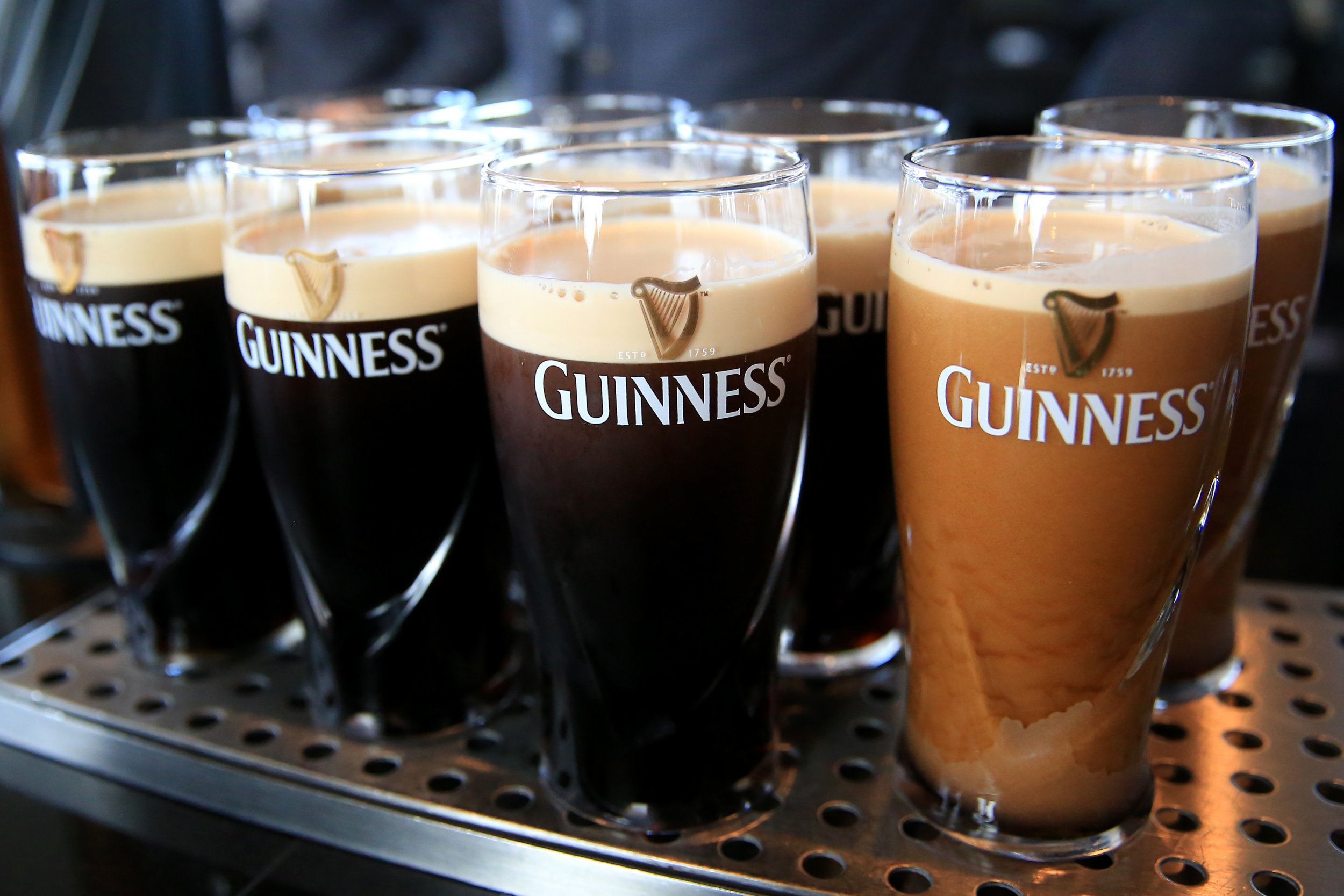Scientists Shine Light On Mystery Of Guinness Bubbles Newsweek