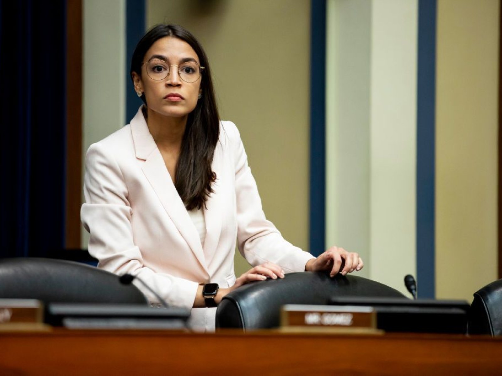 Alexandria Ocasio Cortez Says If Male Politicians Could Get