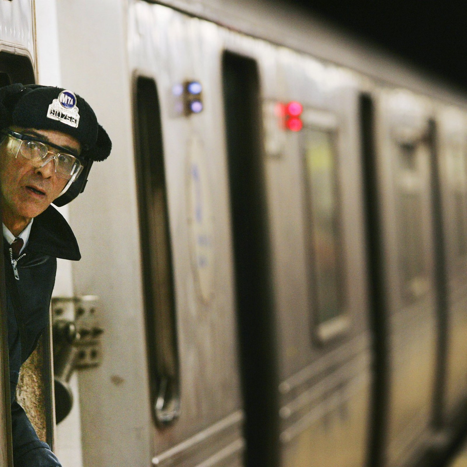 MTA Drowning in Overtime Pay; One Worker Earned More Than New York Mayor and Governor Combined MTA Drowning in Overtime Pay; One Worker Earned More Than New York Mayor and Governor Combined