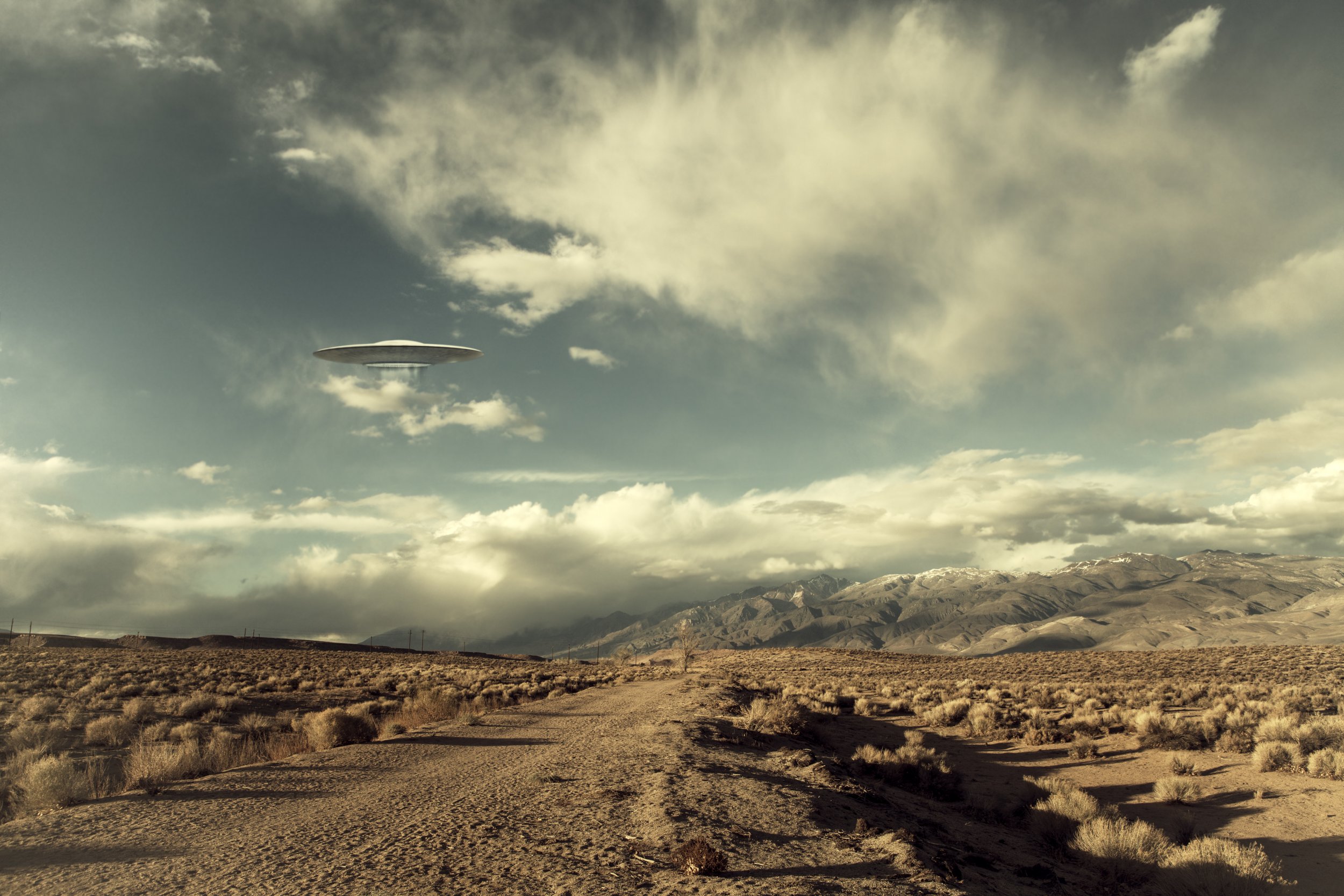 UFO, desert