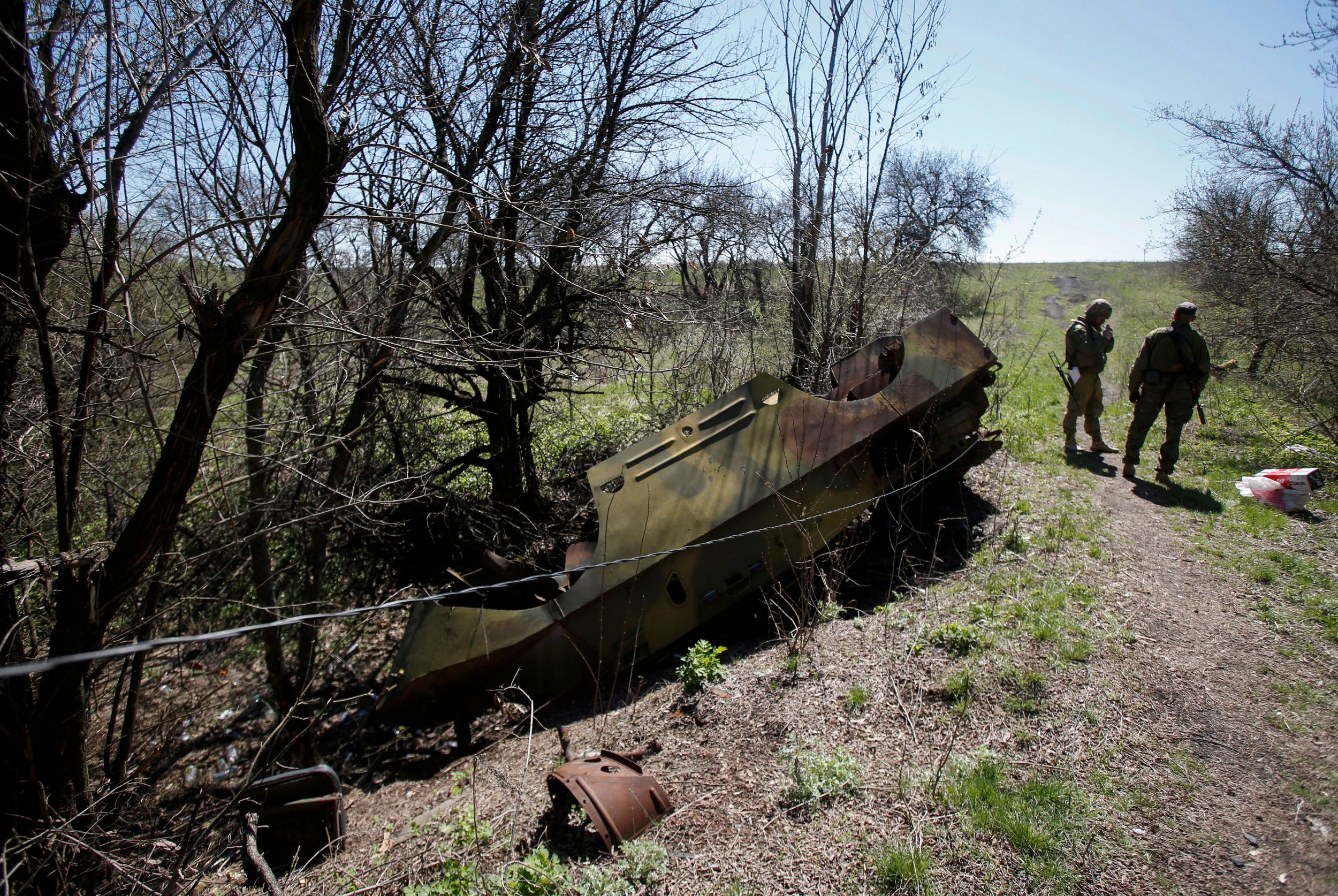 Ukraine says eight soldiers were captured by Russian-backed fighters just hours after talk of a peace deal