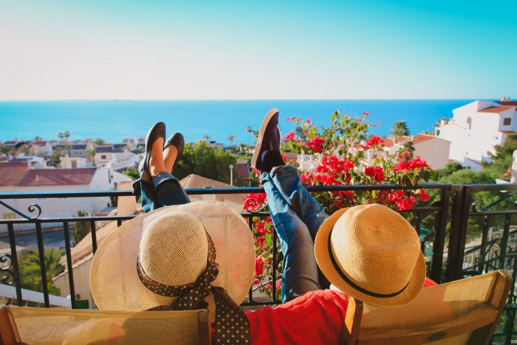 What Makes a Luxury Hideaway? 2 What Makes a Luxury Hideaway? 2