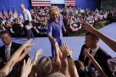FE_Clintons_17_589729786