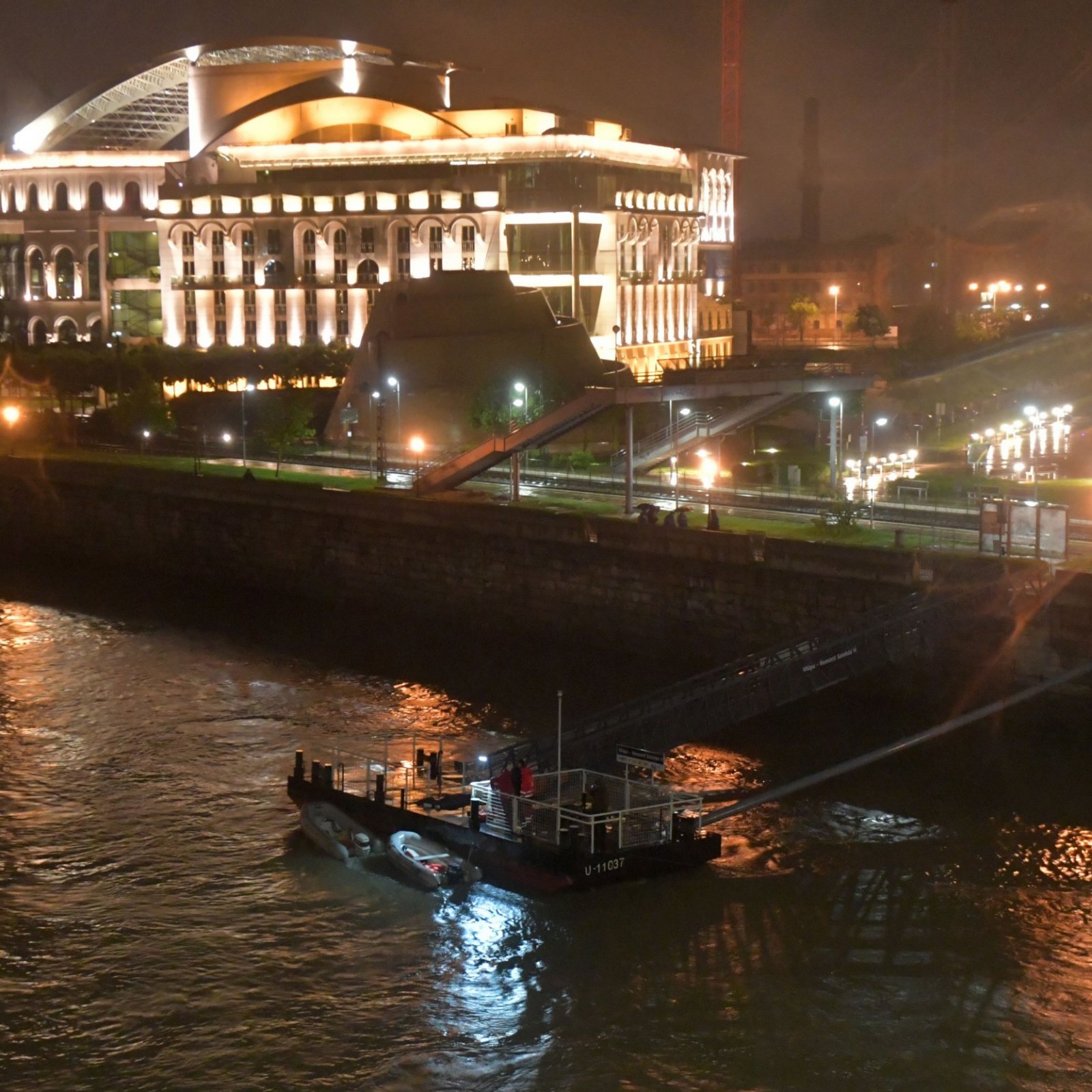 Several Killed When Tourist Cruiser Smashed By Larger Boat Capsized And Sank During Evening Cruise In Budapest