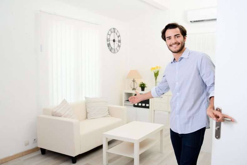 List your spare room or home with Airbnb