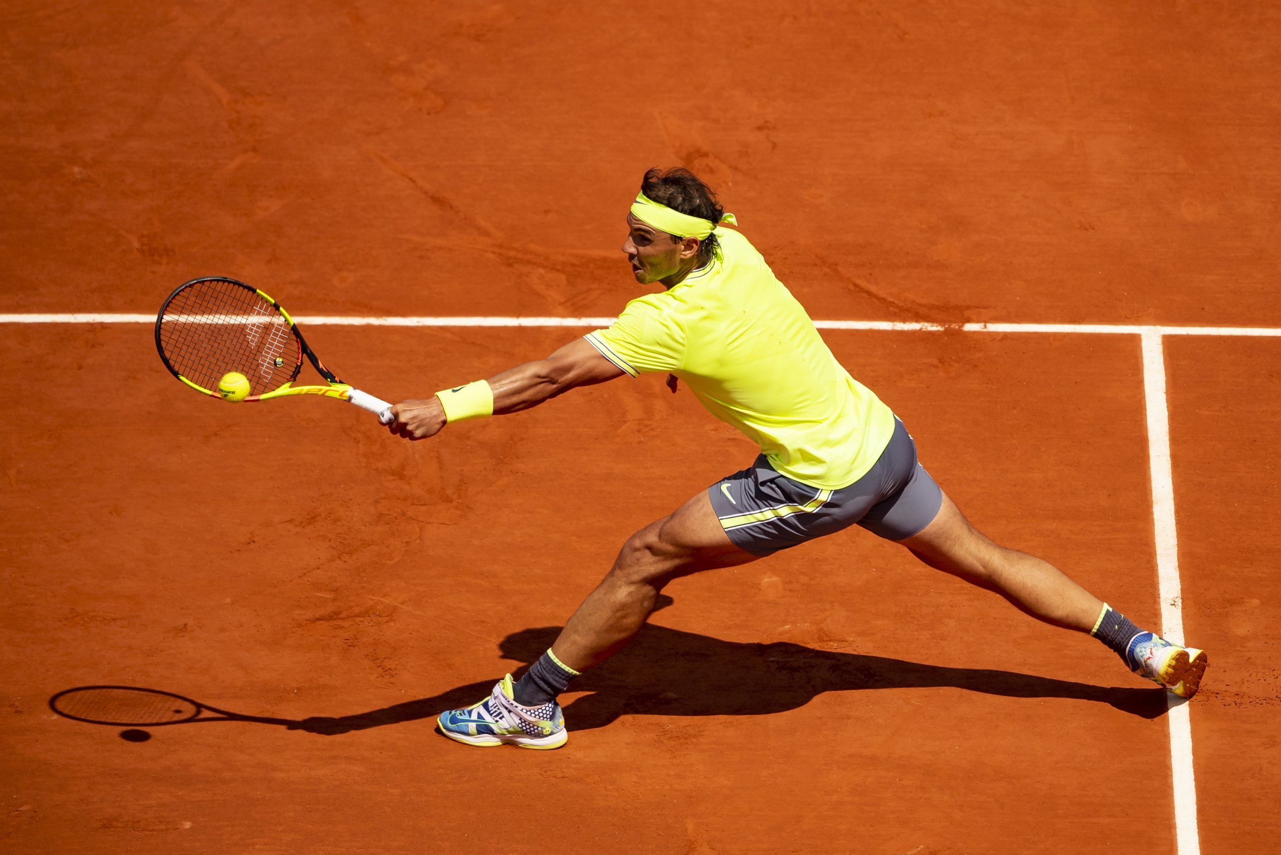 Rafael Nadal beats Roger Federer at French Open