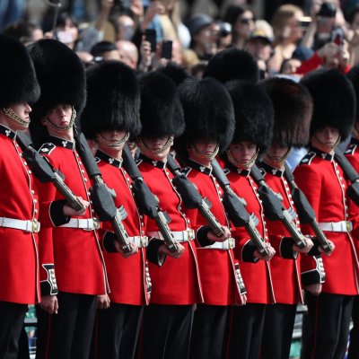 What Is Trooping the Colour? Queen Elizabeth II Birthday Celebration ...