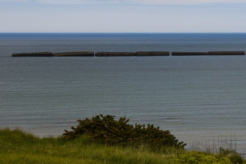 normandy d-day arromanche-les-bains mulberry harbor