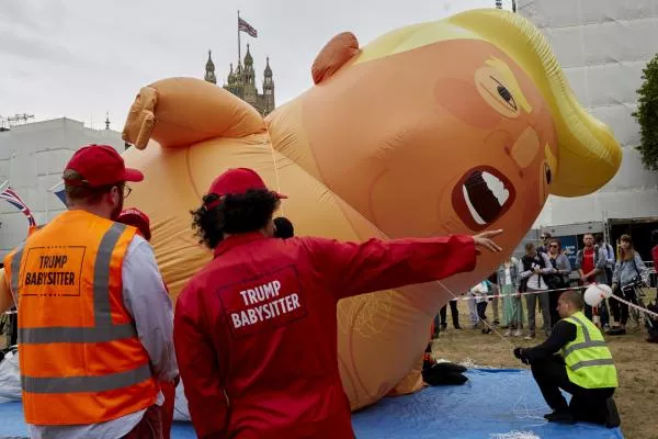 donald trump blimp