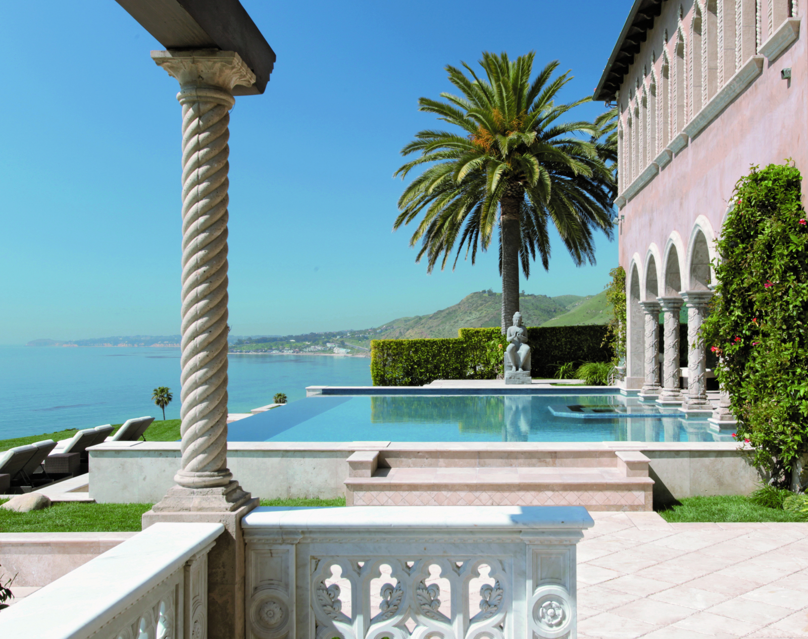 See Cher, Diane Keaton, Gianni Versace and Other Celebrities' Epic