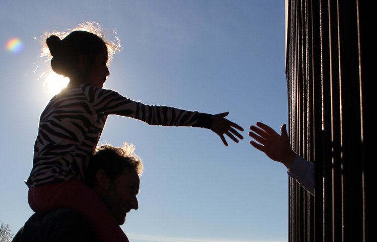 Child, Mexico, U.S.-Mexico border Child, Mexico, U.S.-Mexico border