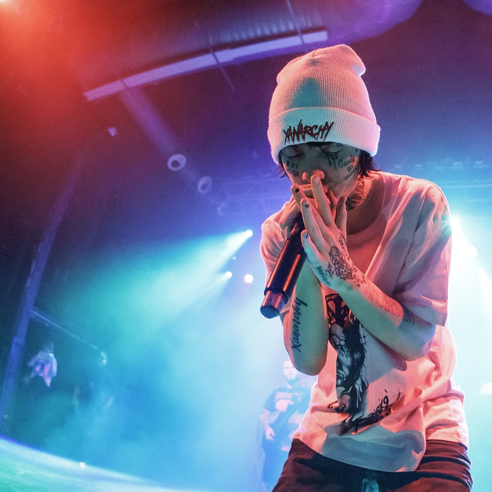 lil xan says he pulled out a gun during