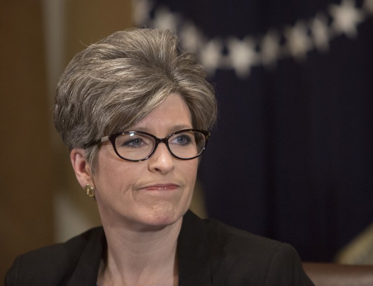 Joni Ernst Kellyanne Conway Trump Joni Ernst Kellyanne Conway Trump