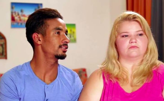 '90 Day Fiancé' Star Nicole Nafziger Celebrates Wedding Without Azan ...