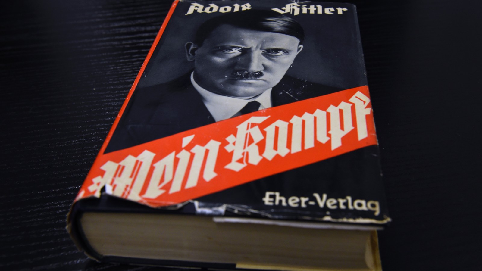 Amazon Walmart Barnes Noble Found Selling Hitler S Mein Kampf With Full Nazi Blurb Amazon Walmart Barnes Noble Found Selling Hitler S Mein Kampf With Full Nazi Blurb