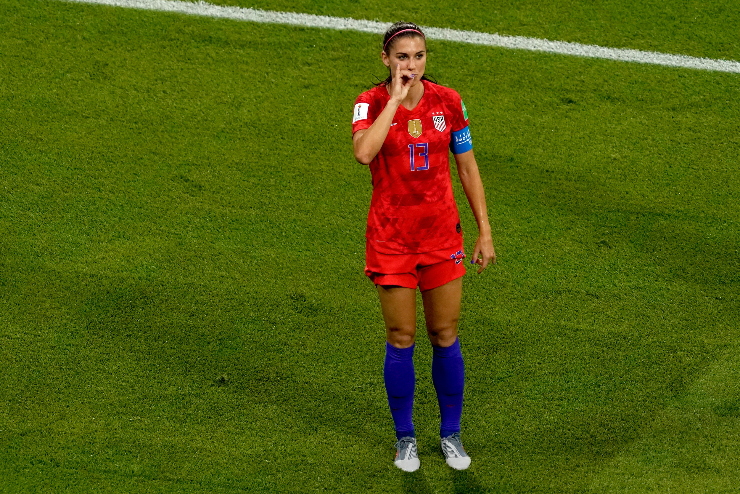 alex morgan goal celebration