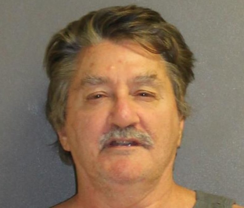 Florida man feeds alligator