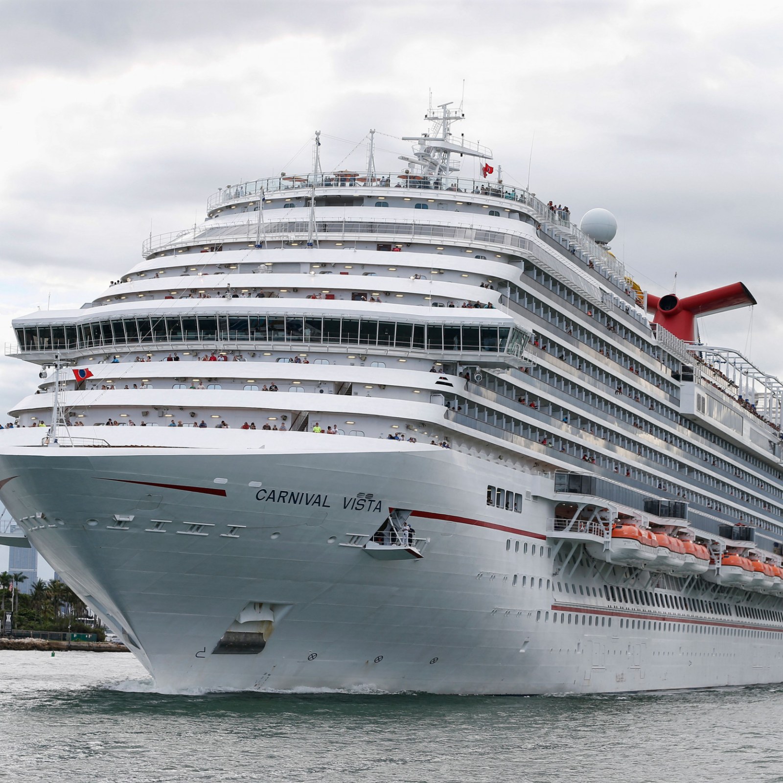 Power Cut Aboard Massive Cruise Ship Plunges Vessel Into Darkness Knocks Out Elevators Air Conditioning