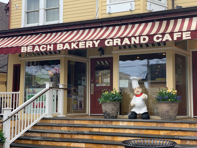 beach bakery grand café front