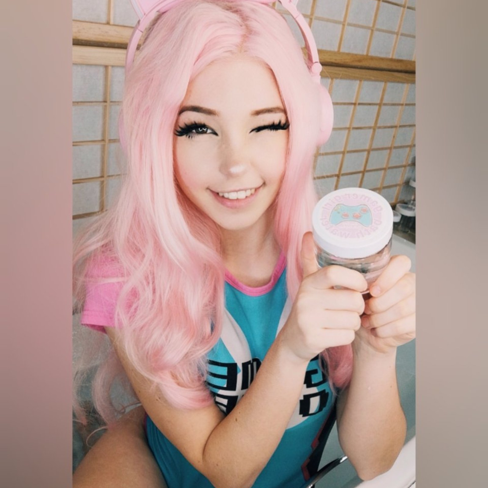 How much does belle delphine make