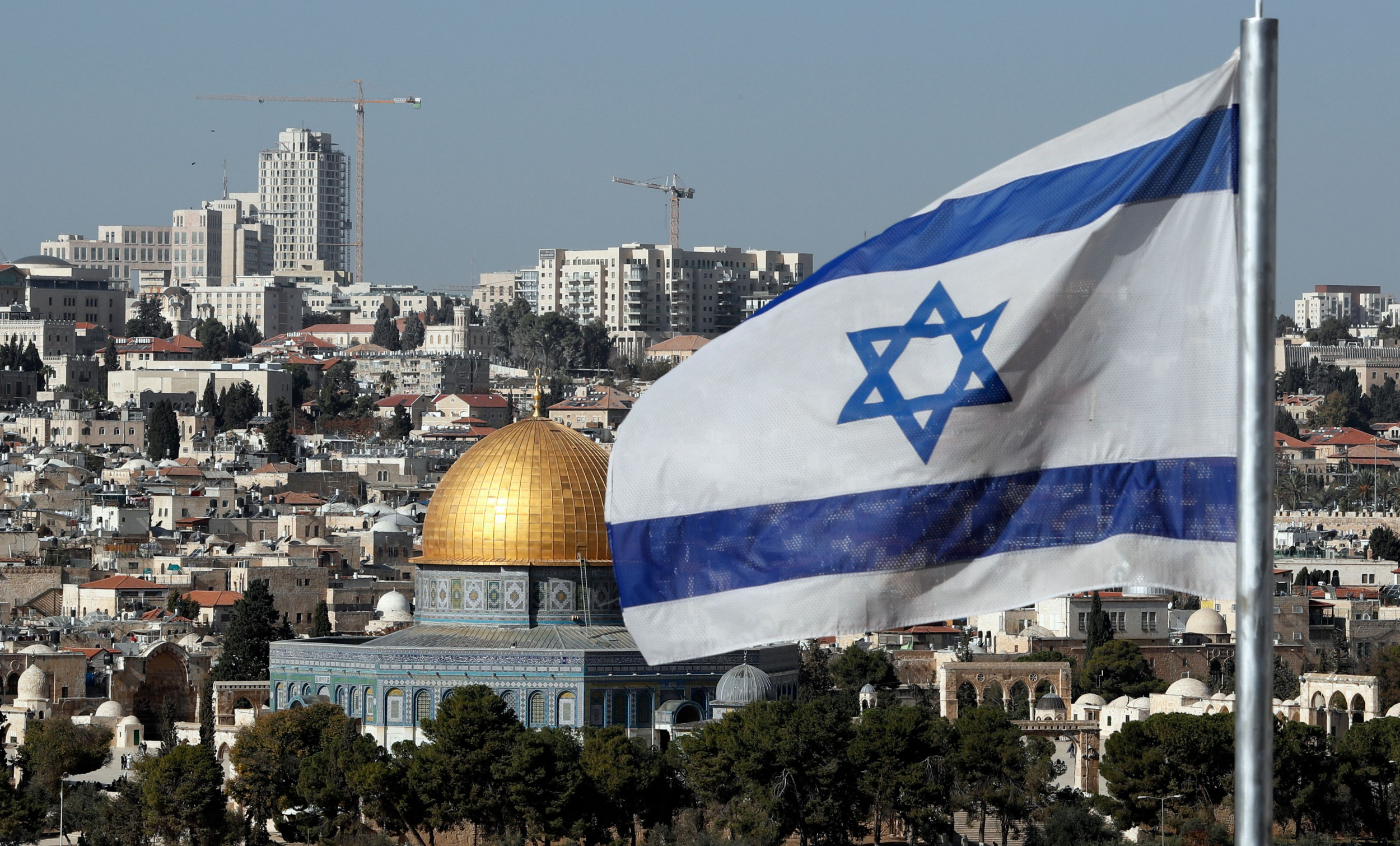 Иудеи город. Тель Авив флаг Израиля. Иерусалим флаг Израиля. Флаг Израиля на фоне Иерусалима.