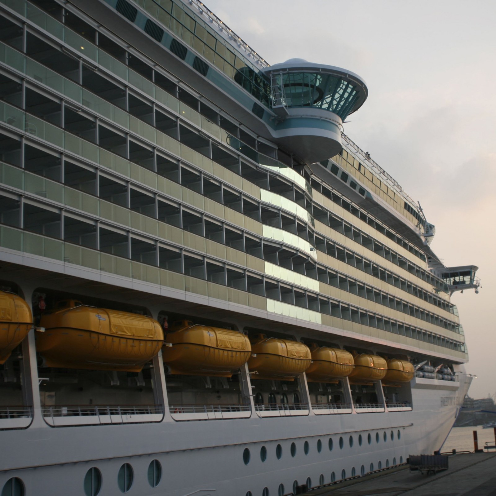 Death Of Cruise Ship Toddler Who Fell Out Window Could Be Murder Police