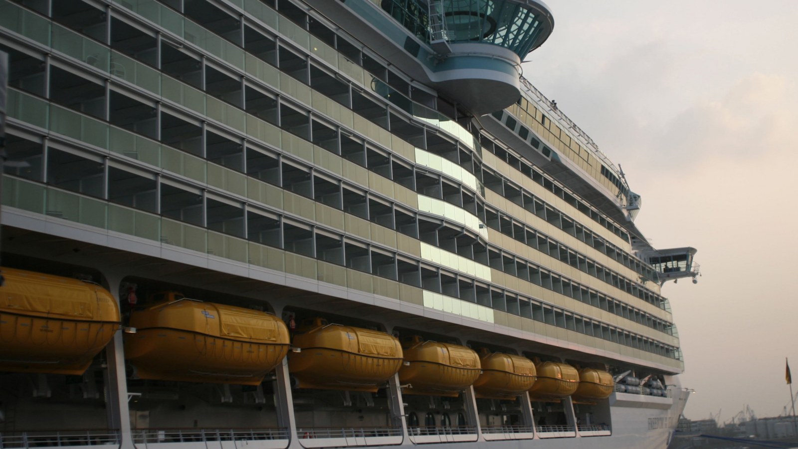 Death Of Cruise Ship Toddler Who Fell Out Window Could Be Murder Police