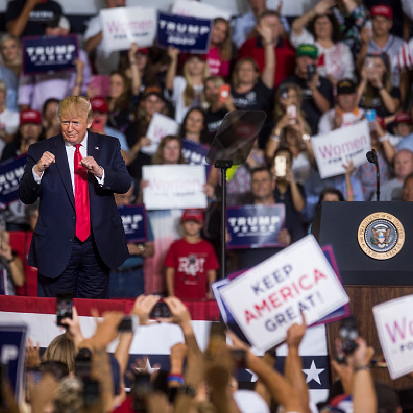 Trump Slams Progressive Democrat Women Talks Bulls T At North Carolina Rally