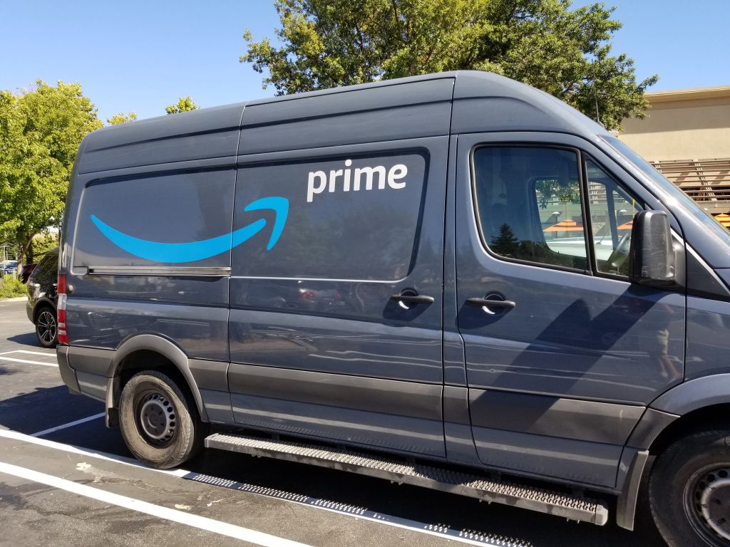 amazon blue delivery vans