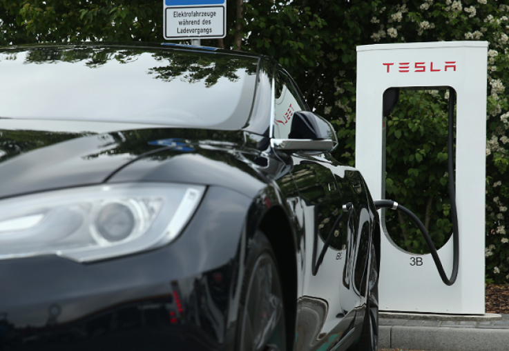 Tesla Drivers Don't Know How to Use Their Cars Tesla Drivers Don't Know How to Use Their Cars
