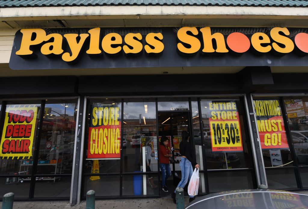 payless black tennis shoes