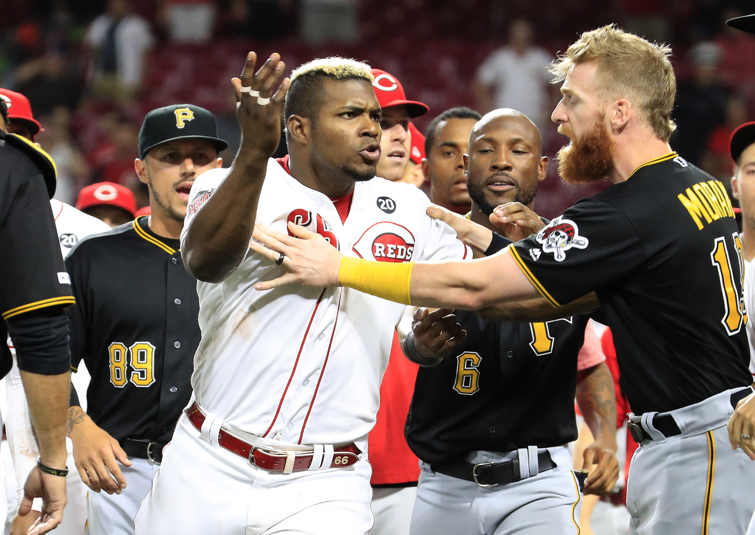 Yasiel Puig puts batting coach in headlock during Pirates-Reds mass brawl, MLB