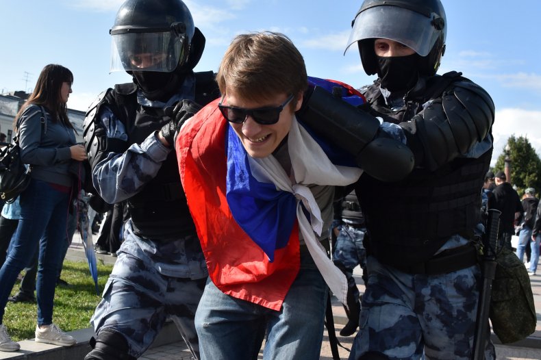russia protest police arrest elections