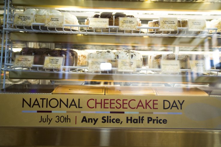 American Idols Celebrate National Cheesecake Day at The Cheesecake Factory American Idols Celebrate National Cheesecake Day at The Cheesecake Factory