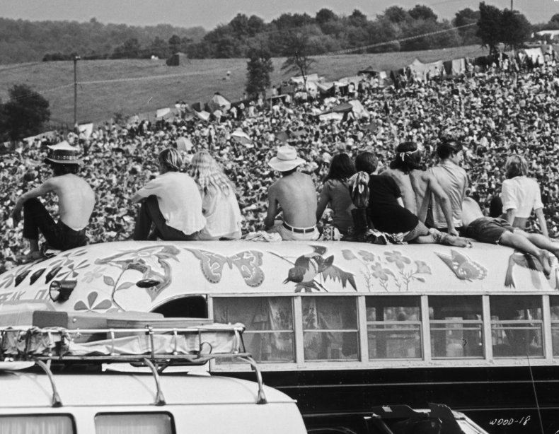 woodstock hippie bus fans 1969